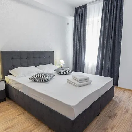 Apartment Moonlight Sky Mamaia